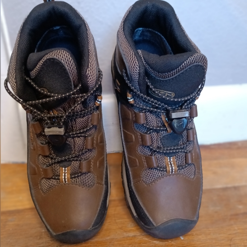 Keen Targhee mid waterproof Boots youth size 2